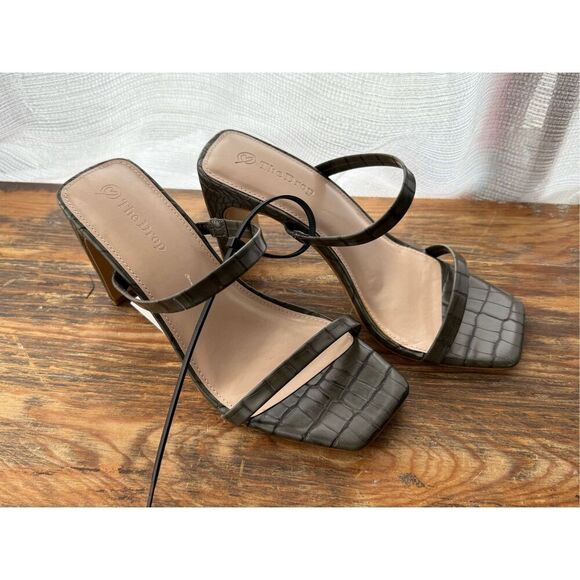 The Drop Women's Avery Square Toe Two Strap High Heeled Sandal Olive Size 7 NWOT - Picture 1 of 8